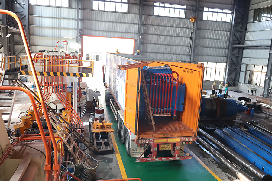 Aluminum extrusion press