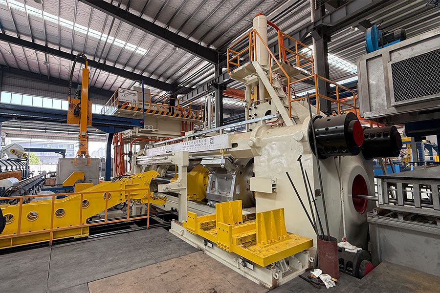 60MN aluminum extrusion press put into operation